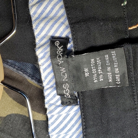 Briggs New York Cropped Pants - Picture 6 of 6
